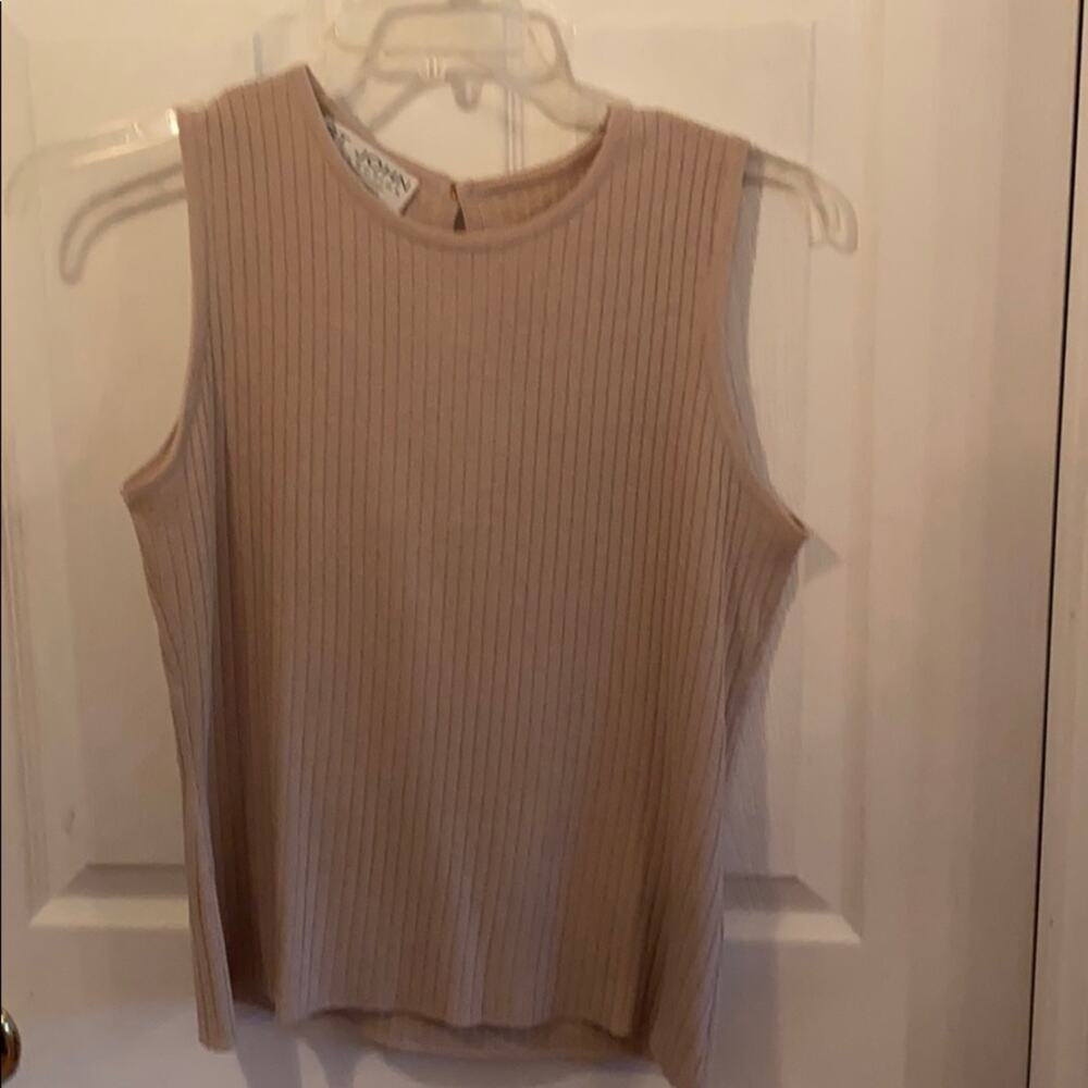 St. John women’s size S tan sleeveless ribbed camisole knit top